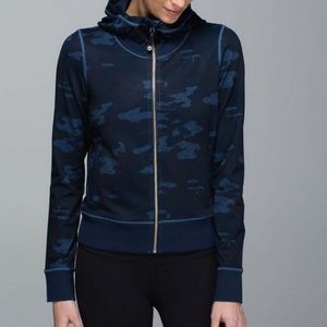 Lululemon namaskar hoodie camo blue size 6